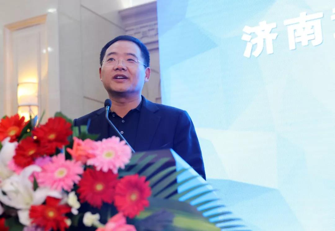 王濟(jì)武董事長出席啟迪與濟(jì)南章丘簽約儀式　啟迪國際智慧科技城項(xiàng)目助力新舊動能轉(zhuǎn)換